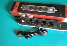 Разклонител висок клас с 4 гнезда и 3 USB порта 2500W с 2м кабел